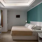 Renos Hotel