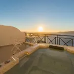 Renos Hotel Fira (Santorini)