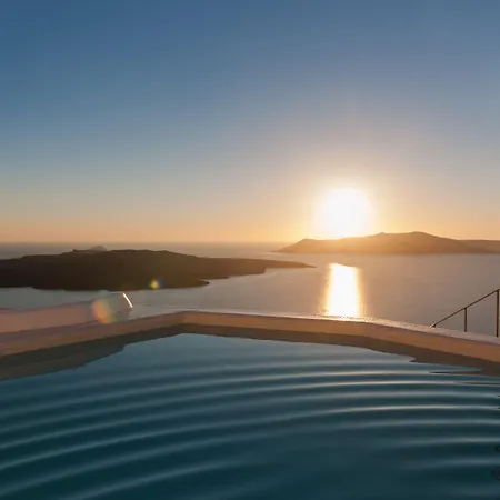 Renos 4* Fira (Santorini)