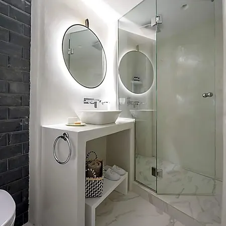Renos Szálloda 4*