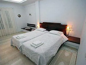Renos Hotel 4*