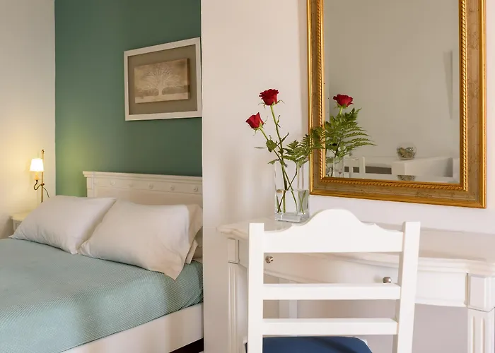 Renos Fira (Santorini)