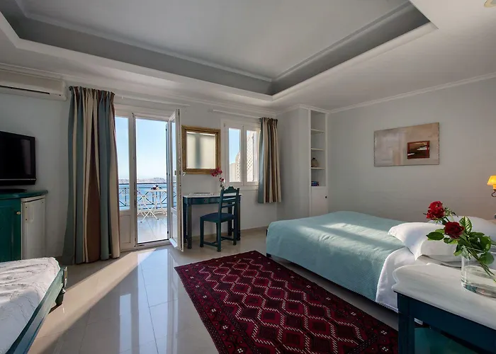 Hotel Renos Fira (Santorini)