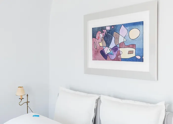 Renos 4* Fira (Santorini)