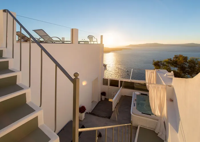 Renos Hotel Fira (Santorini)