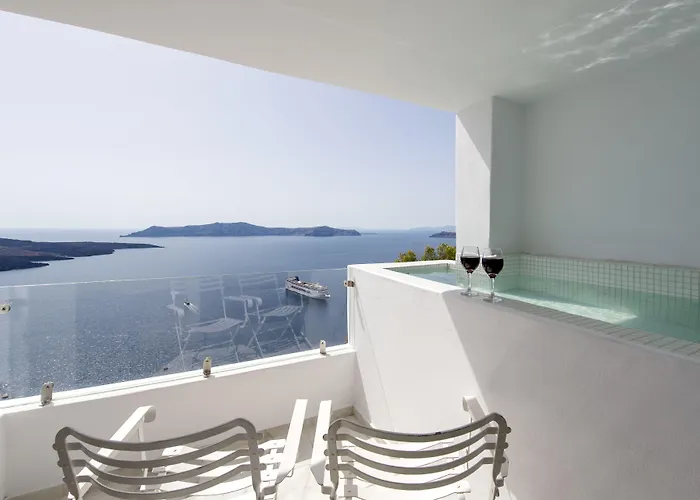Renos Hotel Fira (Santorini)