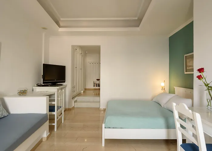 Renos 4* Fira (Santorini)