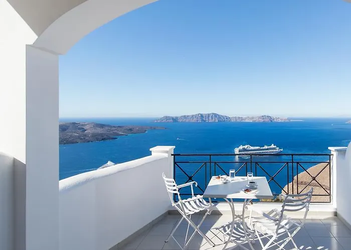 Renos Fira (Santorini)