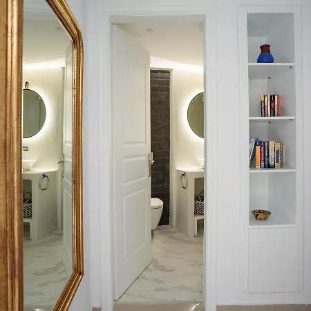 Renos فندق 4*
