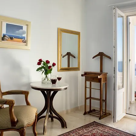 Renos Hotel Fira (Santorini)