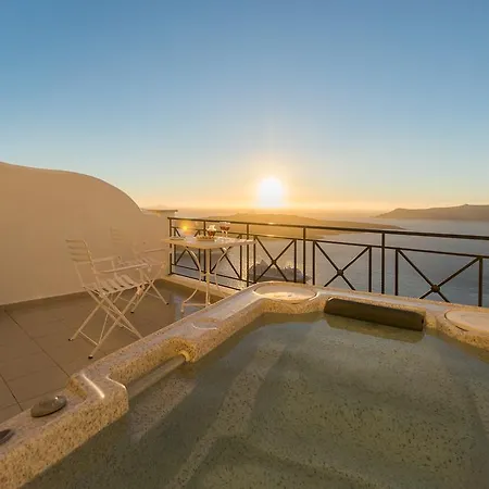 Renos Hotel Fira (Santorini)
