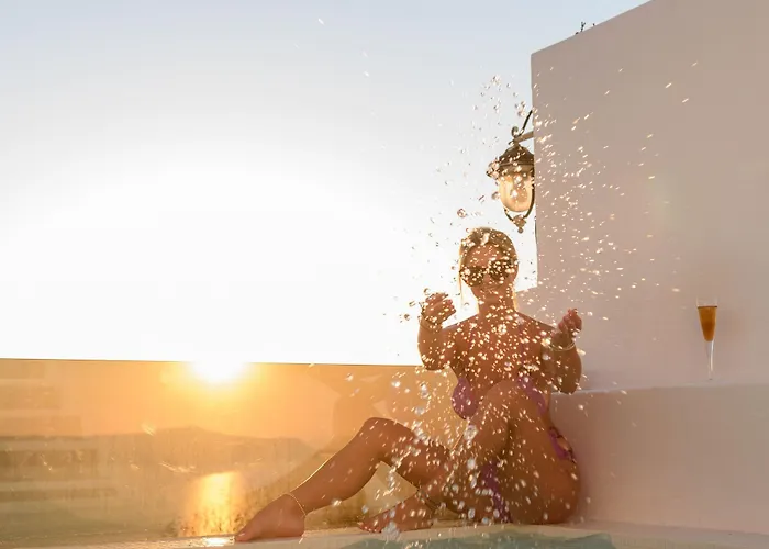 Renos Fira (Santorini)